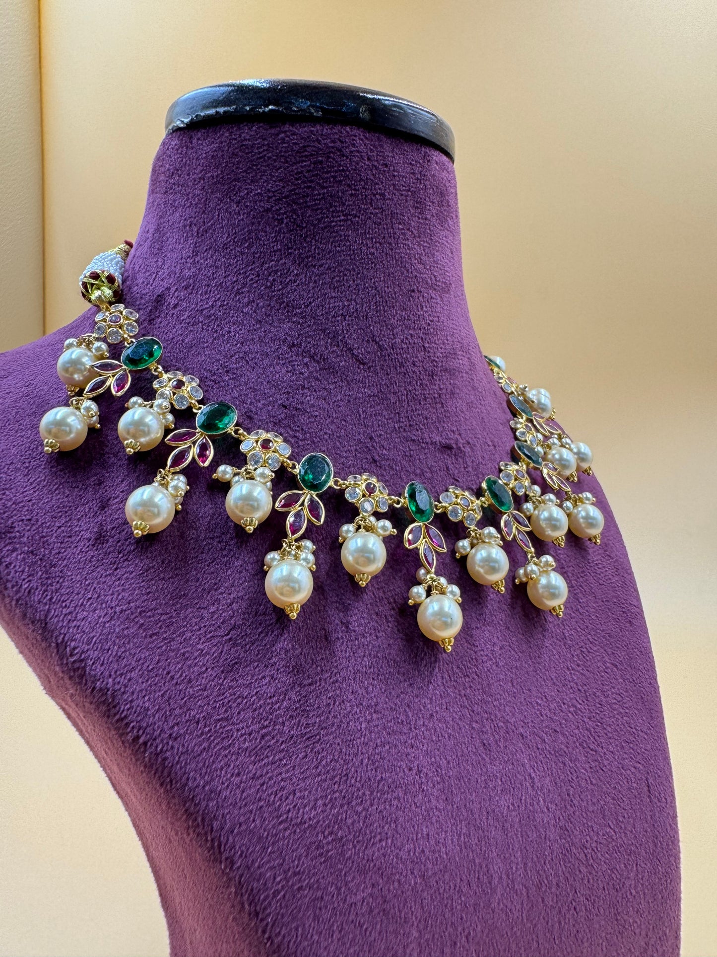 Red, Green and pearl beads necklace