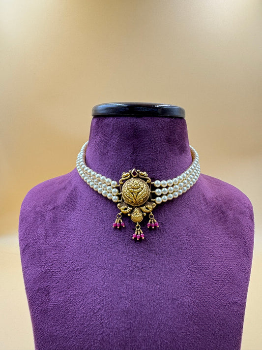 Flower design locket choker with pearls
